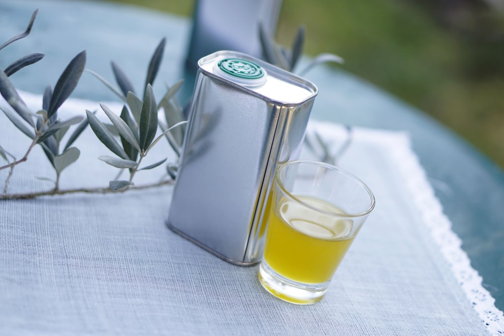 Nous avons récupéré notre huile d&rsquo;olive au&nbsp;moulin